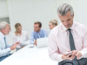 How do you ensure clients don’t check out during a conversation?