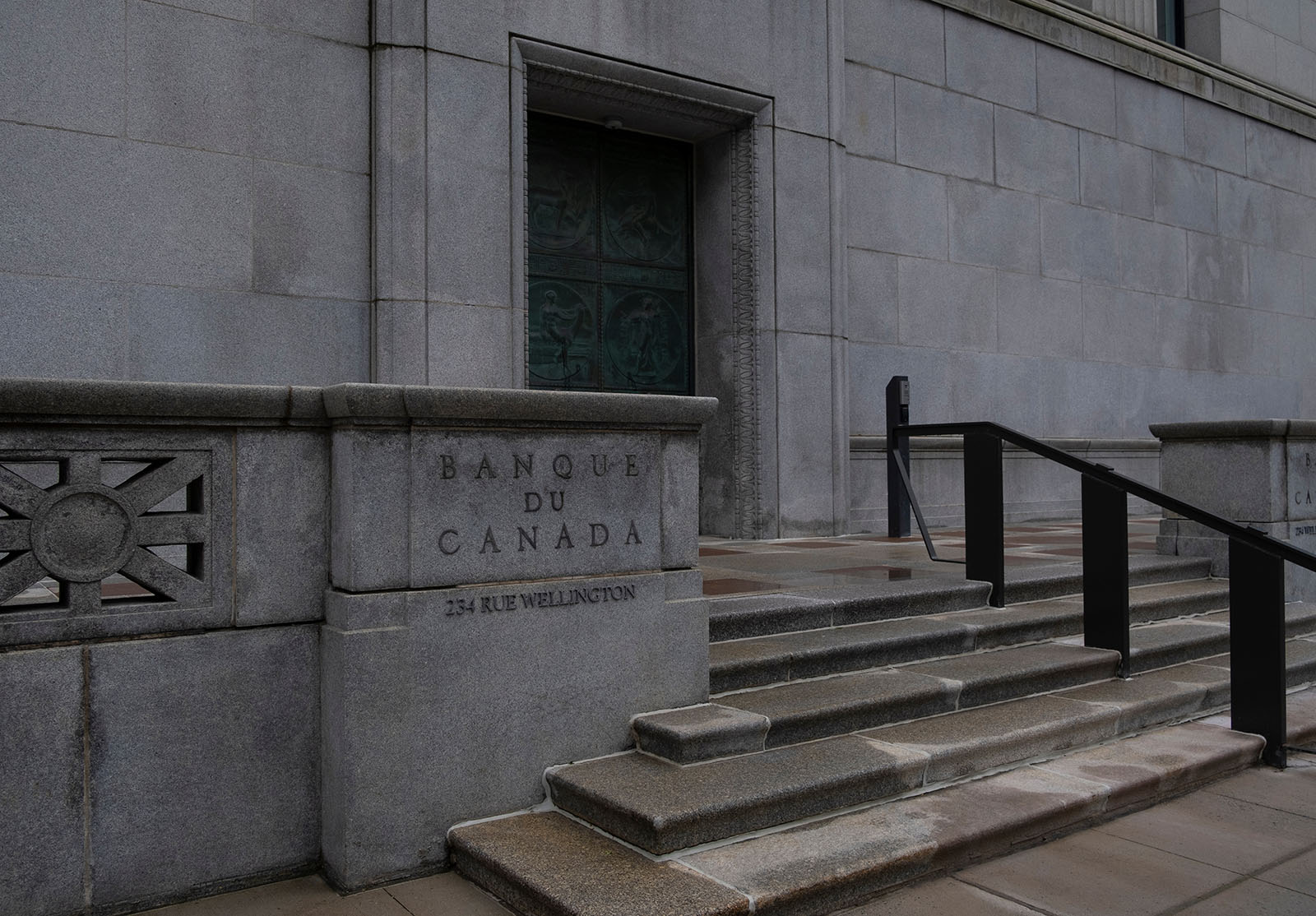 Bank of Canada HQ steps